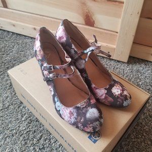 Report Floral Double Strap Mary Jane Pumps